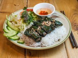 bo-cuon-nuong-la-lot-bang-noi-chien-khong-dau-ban-biet-khong