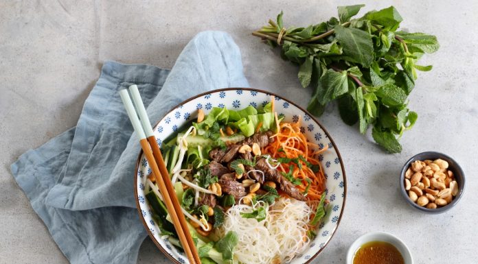 bun-bo-nam-bo-goi-y-bua-com-cuoi-tuan-vao-mua-he-3