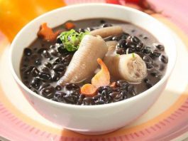 đuôi heo hầm đậu