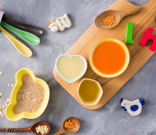 tong-hop-cac-loai-khay-tru-do-an-cho-be-ma-me-bim-sua-hay-dung-6