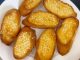 Cách làm bánh mì nướng bơ sữa bằng nồi chiên không dầu đơn giản tại nhà