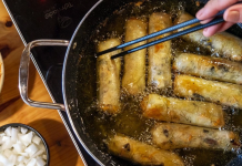 Bí quyết phết bia lên nem của nhà hàng Michelin Hà Nội