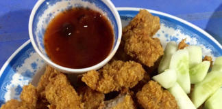 6 địa điểm nem chua cho ngày lạnh ở Hà Nội