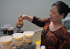 Xếp hàng mua bánh flan ‘khổng lồ’ tại TP HCM